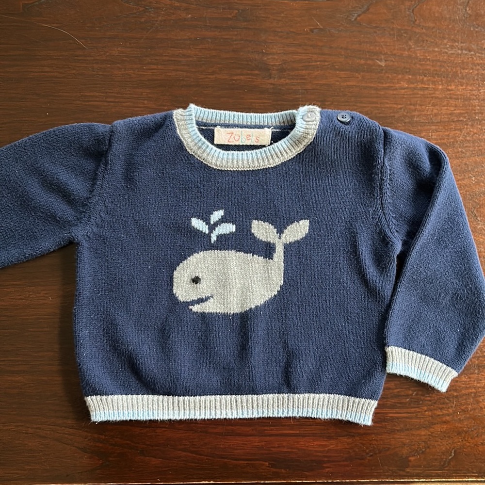 Crewneck sweater whale
